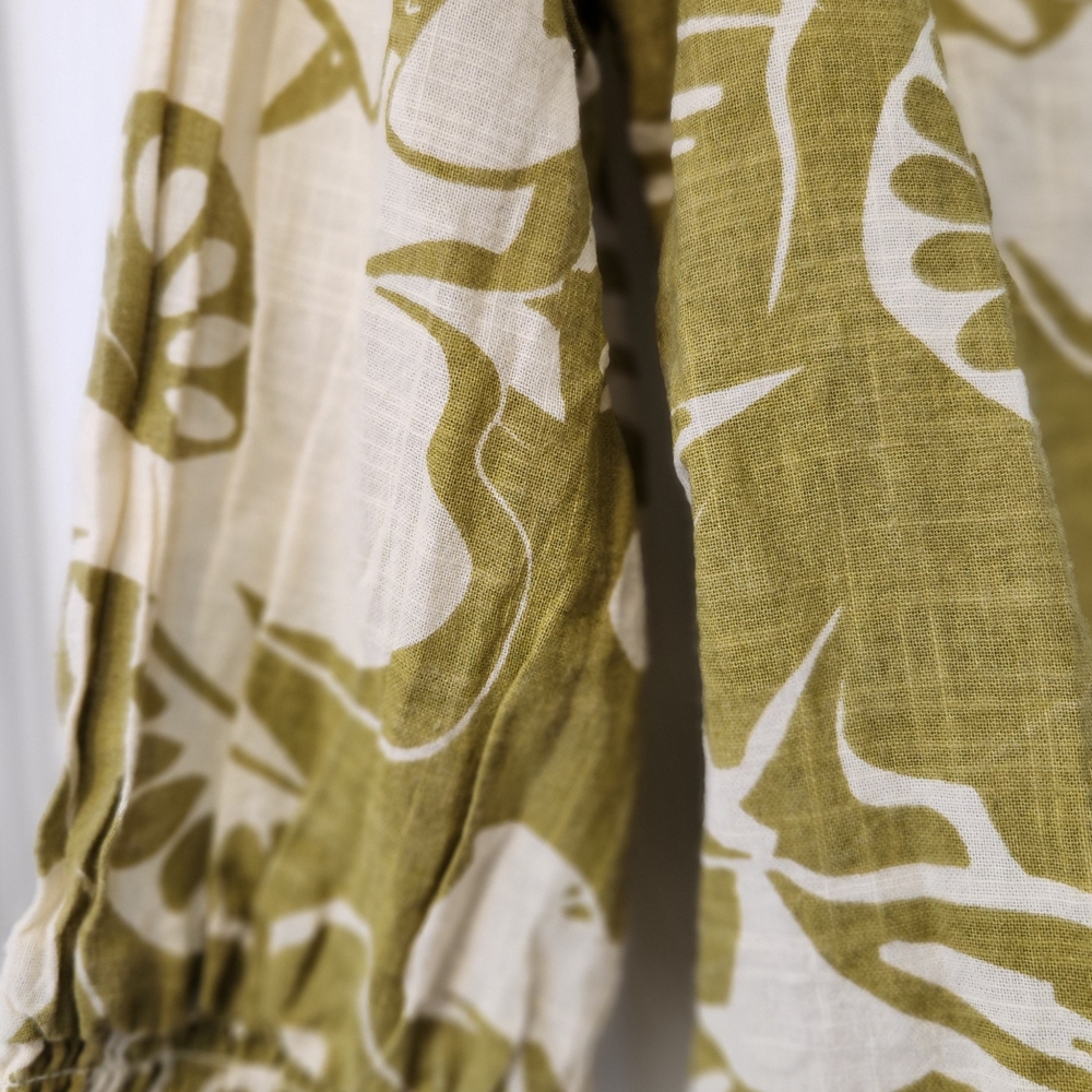 Olive Floral Button-Up Women's Top - Picture 5 of 7